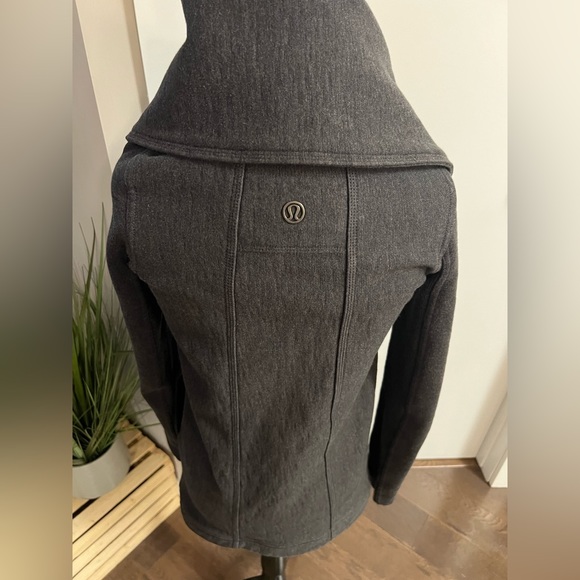 Lululemon Virasana Blanket Wrap Jacket - Picture 7 of 16